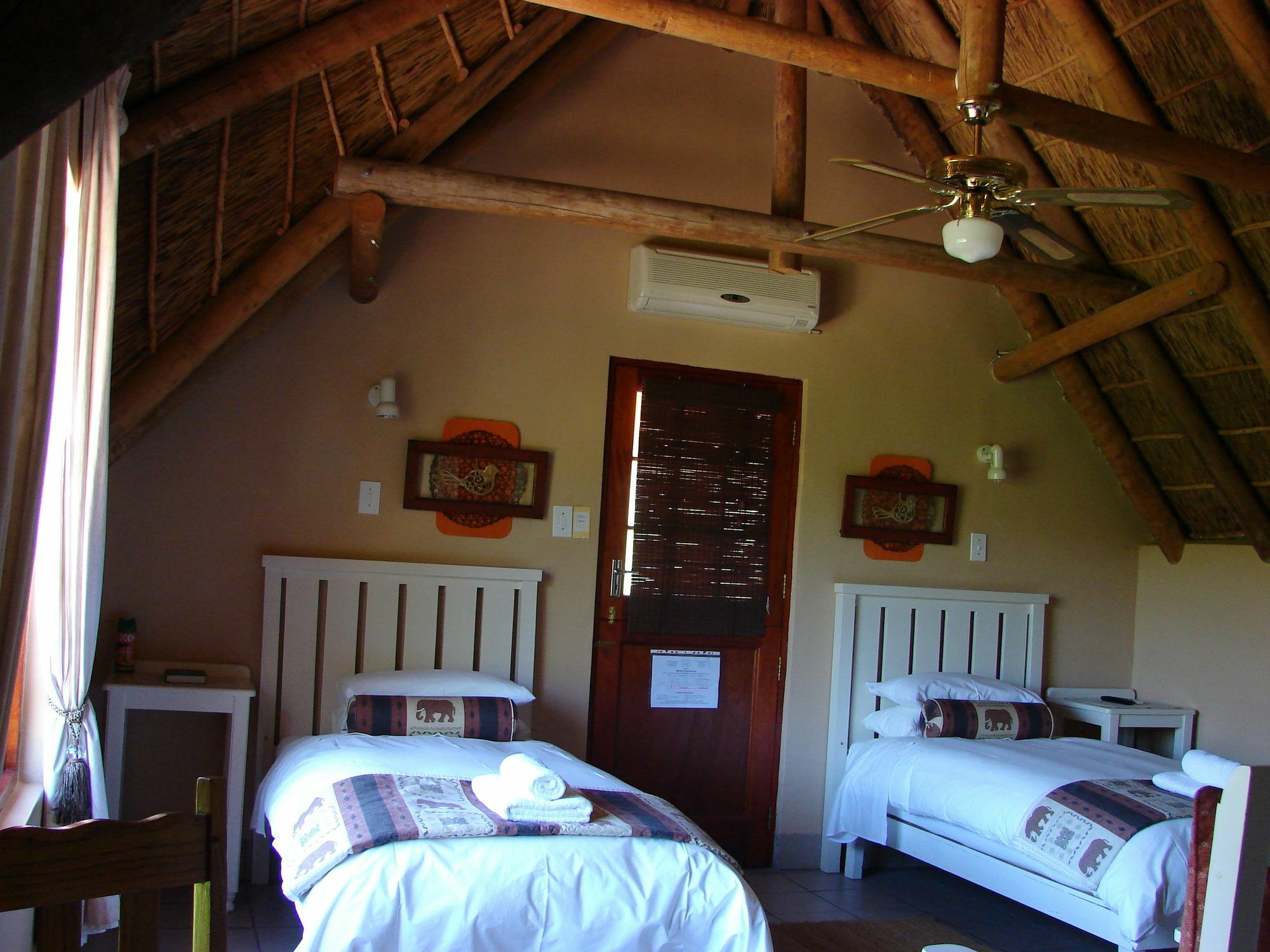 De Poort Country Lodge Оудсхорн Экстерьер фото